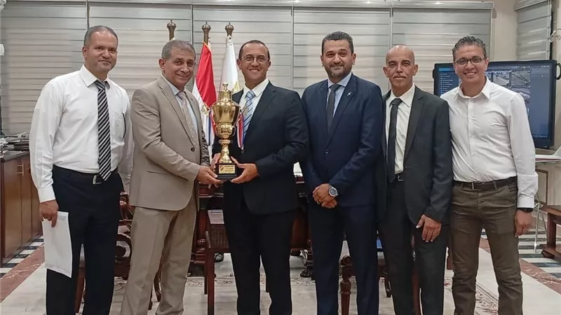 القابضة للمطارات تكرم خريجى برنامج سفراء الذكاء الاصطناعى و فريق الكرة الشاطئية