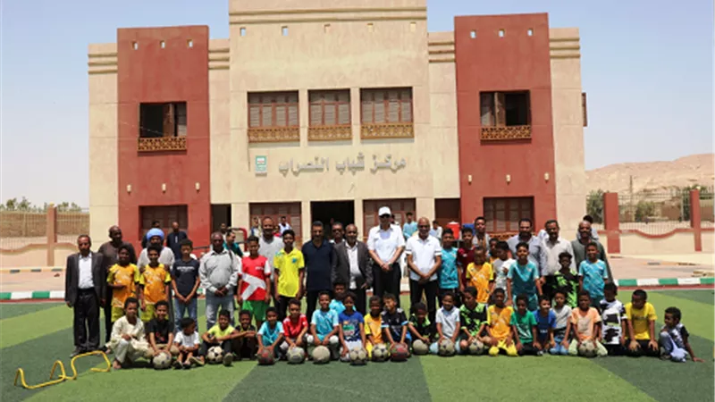 محافظ أسوان يتفقد مشروع مركز شباب النصراب بإدفو