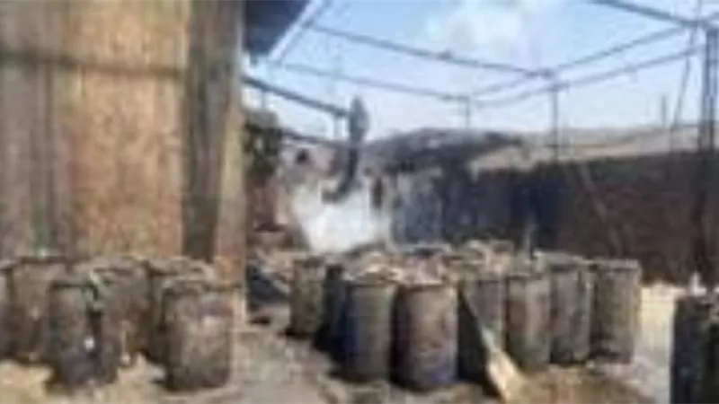ضبط 90 طن مواد خطرة في مصنع غير مرخص لإنتاج أعلاف مغشوشة بالخانكة