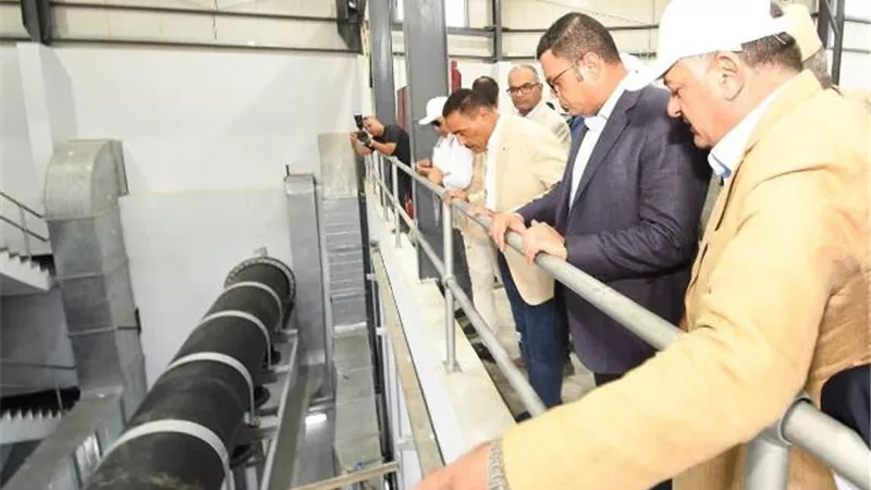 وزير الإسكان ومحافظ مطروح يتفقدان محطة تحلية مياه البحر الرميلة 4