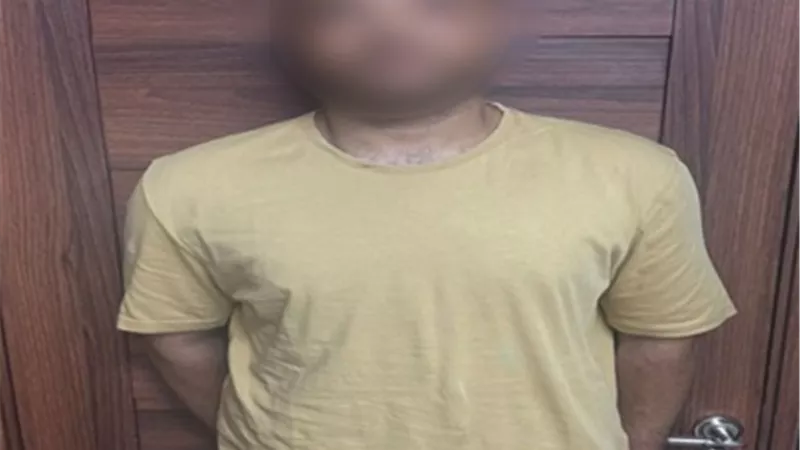 ضبط شخص تحرش بسيدة داخل 
