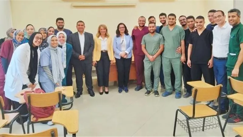 خطوة مهمة من قيادات جامعة حلون بشأن ملف مستشفى بدر الجامعى.. صور