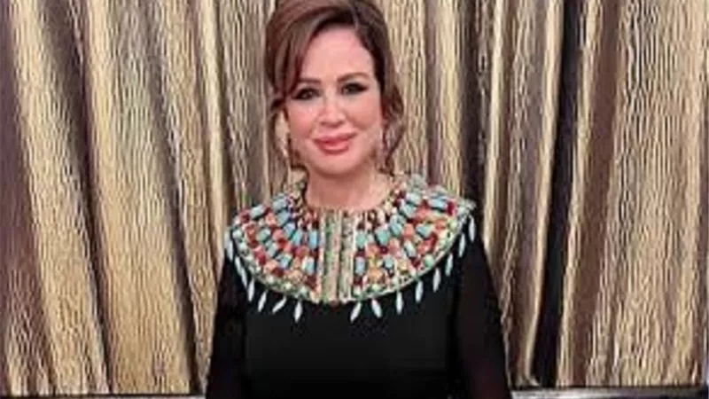 إلهام شاهين تحتفل بعيد السيدة مريم