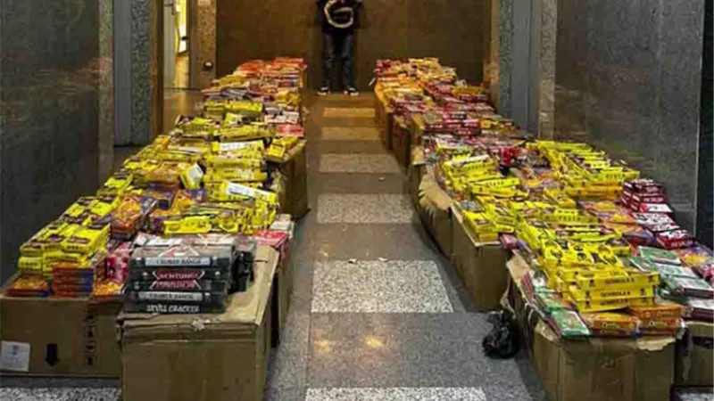 ضبط شخص بحوزته مليون و200 ألف قطعة ألعاب نارية بالقاهرة