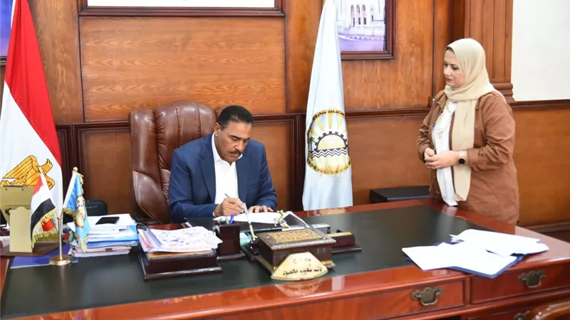 شعيب يعتمد نتيجة امتحانات الدور الثاني للشهادة الاعدادية بمطروح