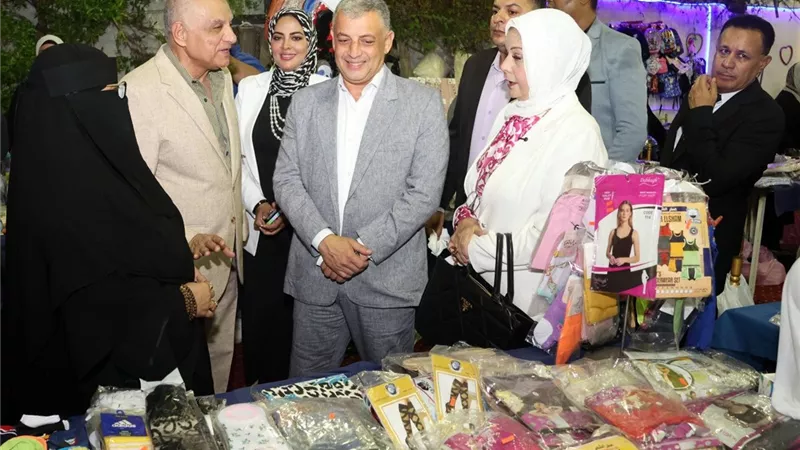 بتخفيضات 30%..محافظ الإسماعيلية يفتتح معرض 