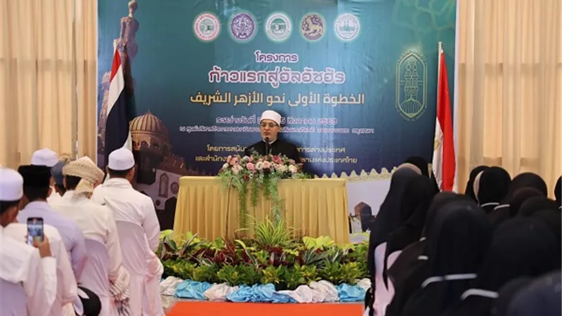 المفتي: مصر الأزهر منبر يصدح بالوسطية وقبلة لطلاب العالم