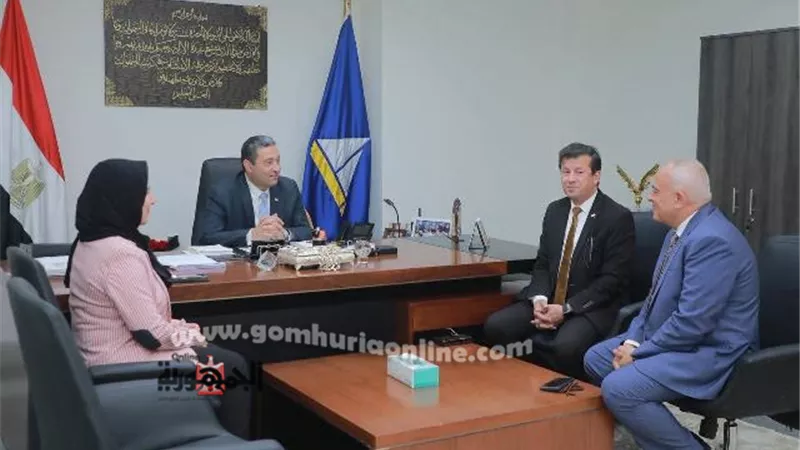 محافظ دمياط يُهنئ السكرتير العام المساعد الجديد