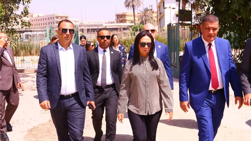 وزيرة التضامن تزور مجمع 