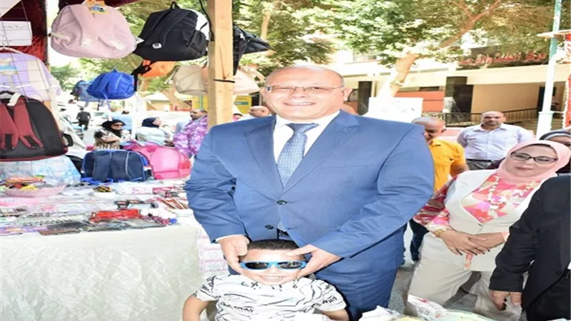 النعماني يفتتح معرض