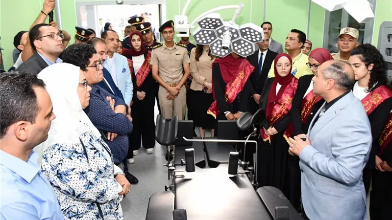 القوات المسلحة تنظم زيارة للإعلاميين وطلبة الأكاديمية العسكرية للشركة العربية العالمية للبصريات