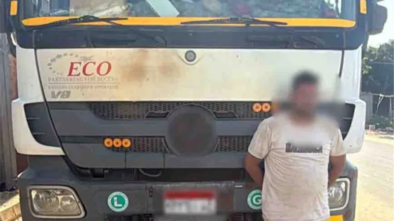القبض على سائق نقل بمقطورة لسيره عكس الإتجاه بالغربية
