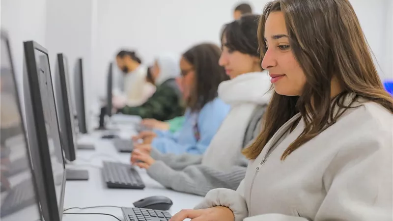 لمواكبة الثورة الصناعية الرابعة: الجلالة تطلق برامج رائدة