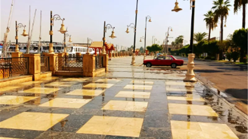 حملات نظافة مكثفة بالممشى السياحى وكورنيش النيل بالأقصر