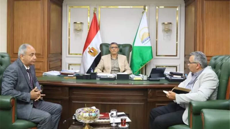 النجار يلتقي مساعد وزير الصحة لبحث دعم وتطوير المنشآت الطبية