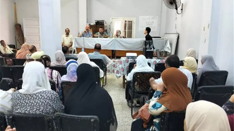 جلسات حوارية للتوعية بنظام البكالوريا بادارات بني سويف التعليمية