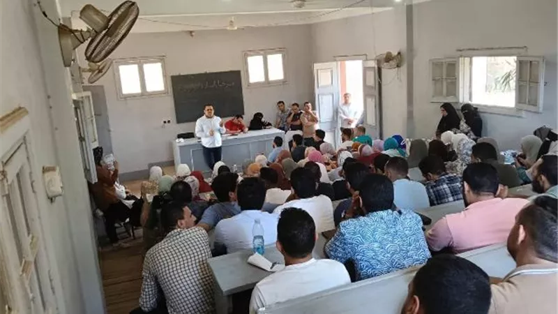 تدريب ١٠٠ صيدلي بإدارة إهناسيا على خطة النهوض بالمنظومة الصحية