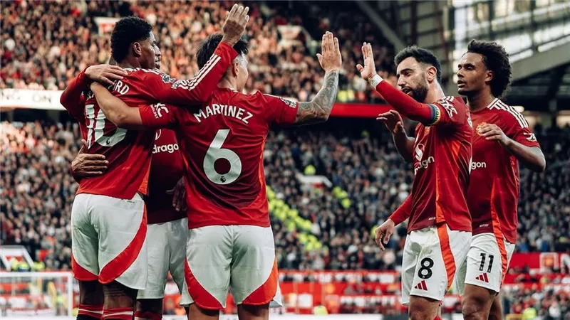 نابولي يقترب من التعاقد مع مهاجم مانشستر يونايتد