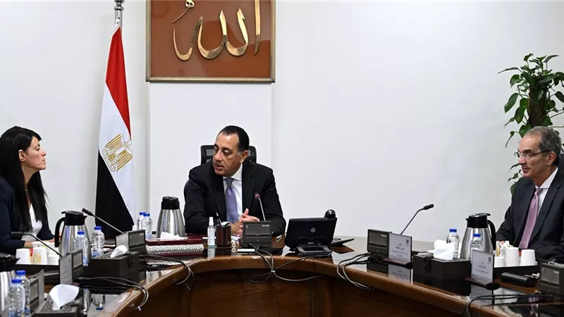 مدبولى يستعرض خطط الدولة للتحول الرقمي وجذب المزيد من الاستثمارات