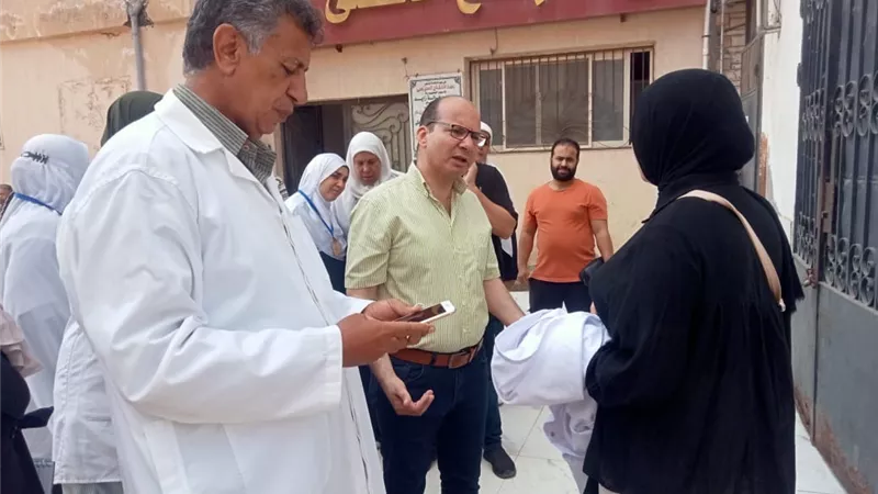 وكيل صحة الدقهلية يفاجئ مستشفى منية النصر