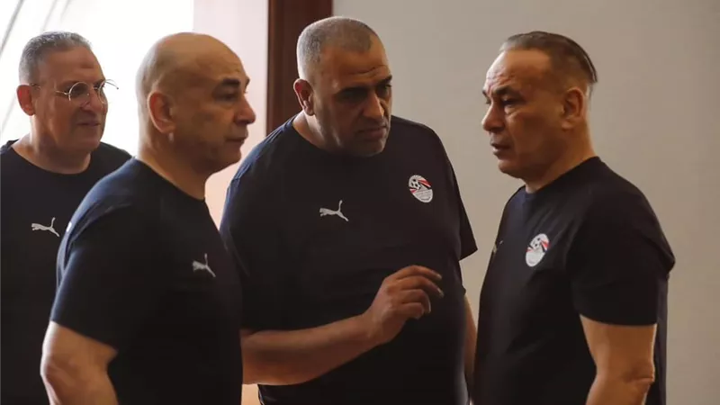 مباراة بيراميدز تحسم موقف نجم الأهلى من منتخب مصر
