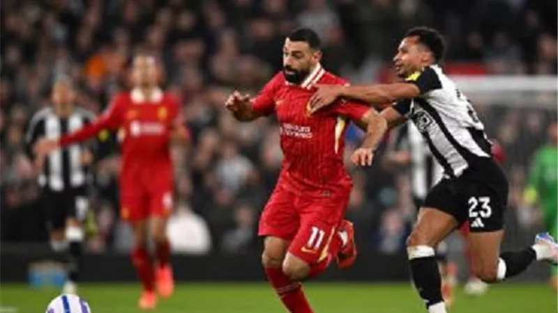 لاعب ليفربول يدخل تاريخ الدوري الإنجليزي