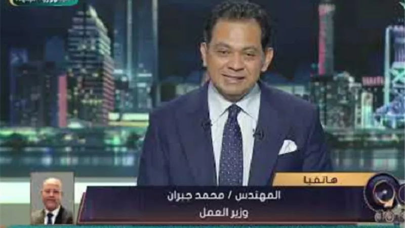 وزير العمل: عامل المزلقان نموذج للتفاني والإخلاص ويستحق التكريم