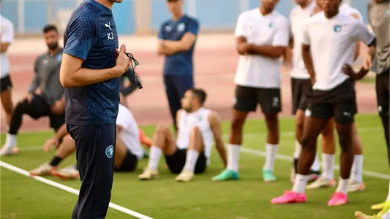 استعدادا لمباراة الأهلي.. يورتشيتش يتراجع عن تجميد نجم بيراميدز