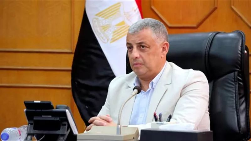 تحرير ٩ محاضر و مصادرة مخلفات النباشين في الإسماعيلية