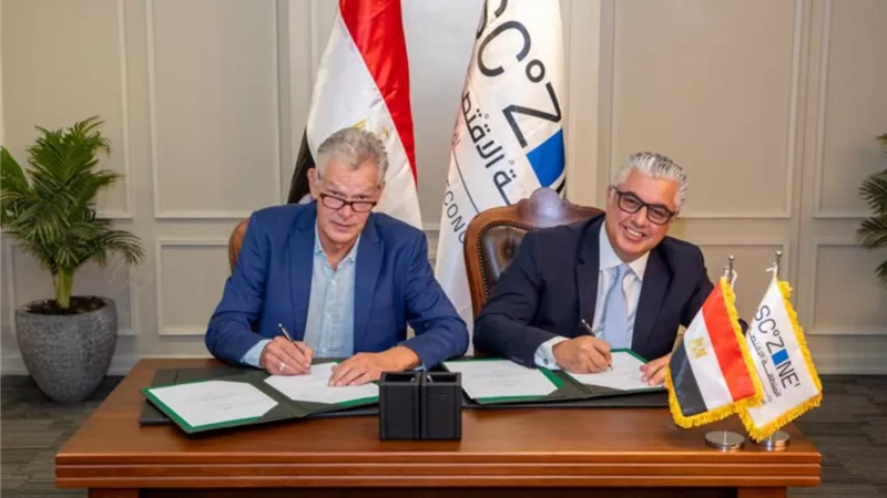 اقتصادية قناة السويس توقع مشروع صن جاردن الألماني للأقمشة بالقنطرة غرب