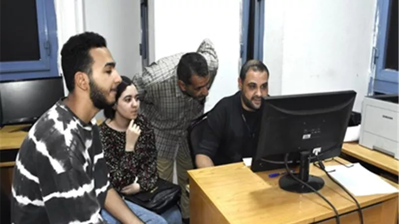 معامل جامعة عين شمس تستقبل طلاب المرحلة الثالثة للتنسيق