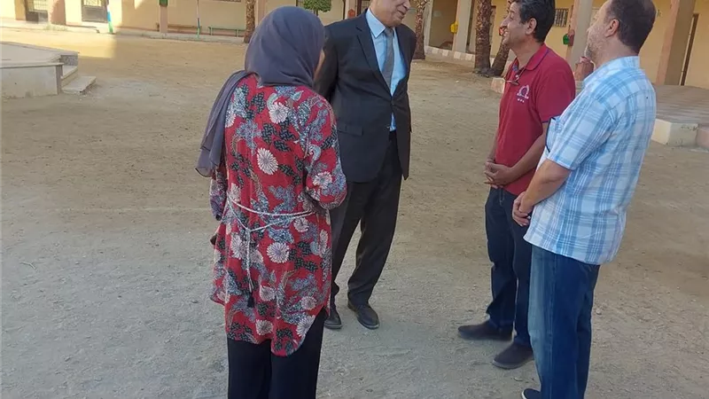 جولة تفقدية لوكيل مديرية التعليم بمدارس السويس