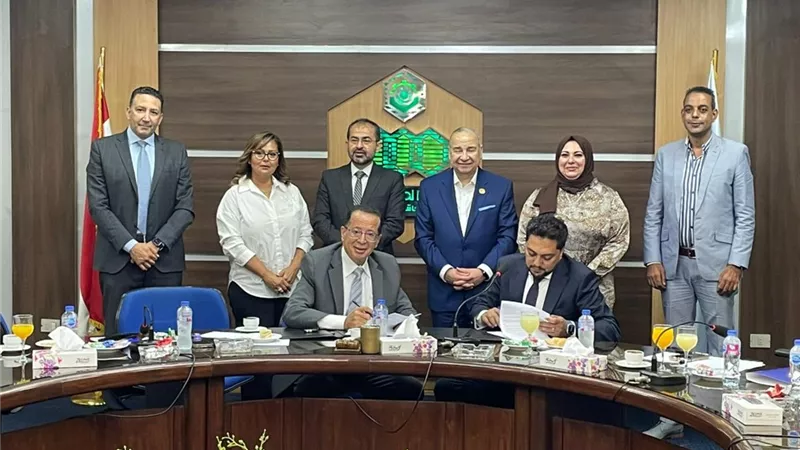 جمعيه مستثمري العاشر توقع بروتوكولات تعاون لدعم الصناعة