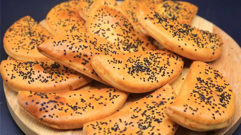 معجنات الجبنة بحبة البركة زي محلات المخبوزات