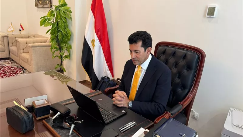 وزير الشباب يتابع استعدادات إطلاق مبادرة 