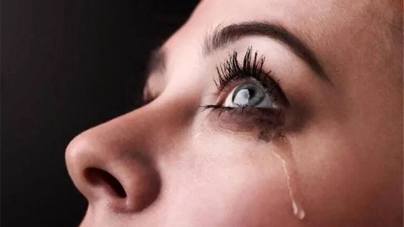 سيلان الدموع .. أسباب شائعة ومتى يجب استشارة الطبيب؟