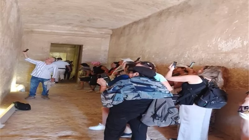 المنيا تستقبل أفواجًا سياحية لزيارة المناطق الأثرية