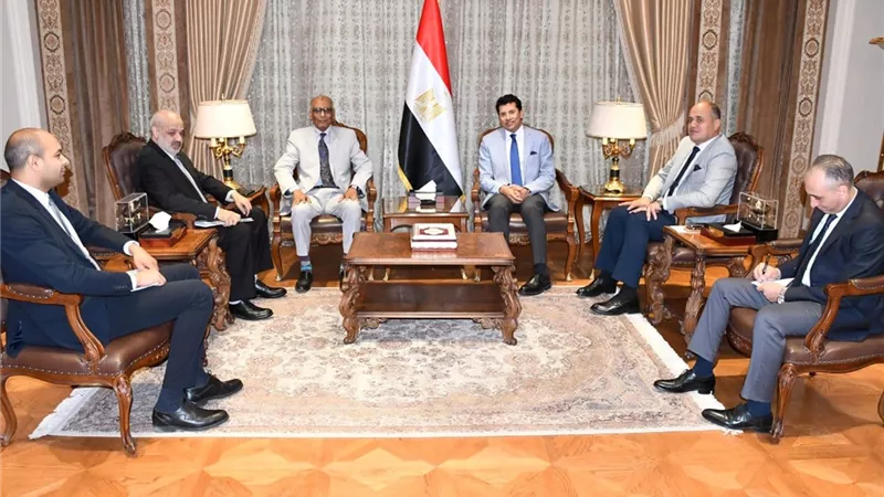 وزير الرياضة يبحث مستجدات تنظيم مصر للبطولة الأفريقية للهوكي