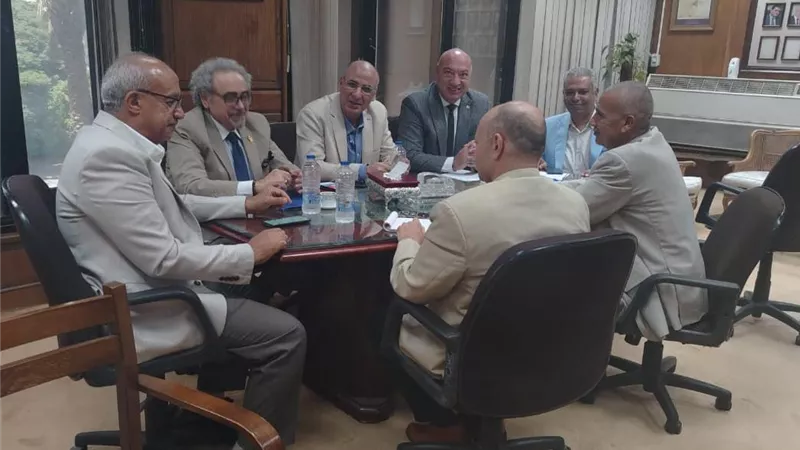 نقيب الكتاب يبحث التعاون مع رئيس دار الكتب والوثائق القومية