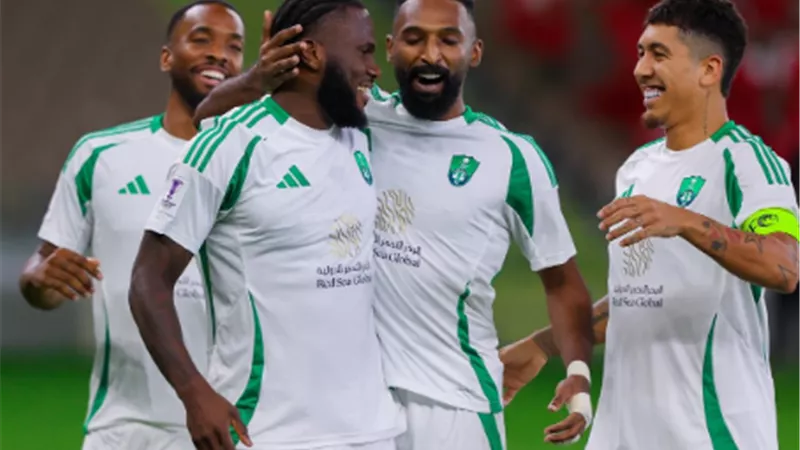 أزمة تُهز الدوري السعودي قبل ساعات من انطلاقة