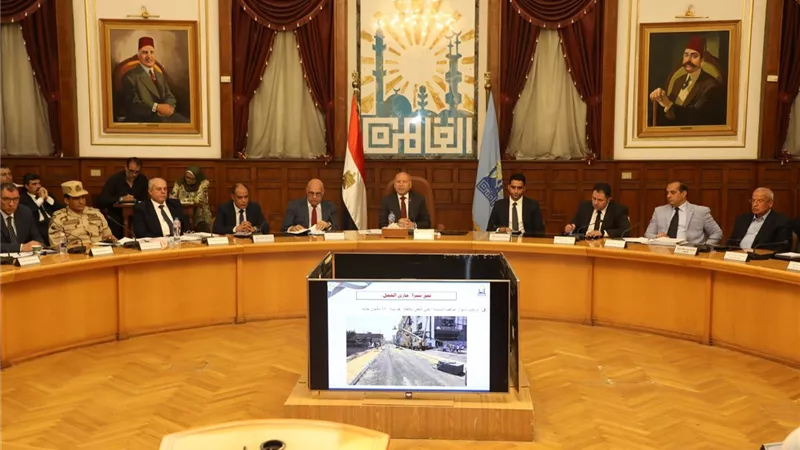 محافظ القاهرة يوجه بسرعة انهاء استعدادات العام الدراسي الجديد