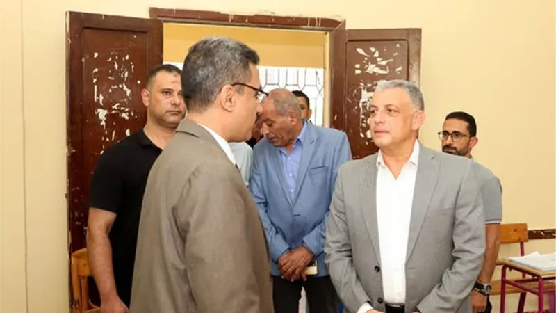 محافظ الإسماعيلية يتفقد لجان انتخابات