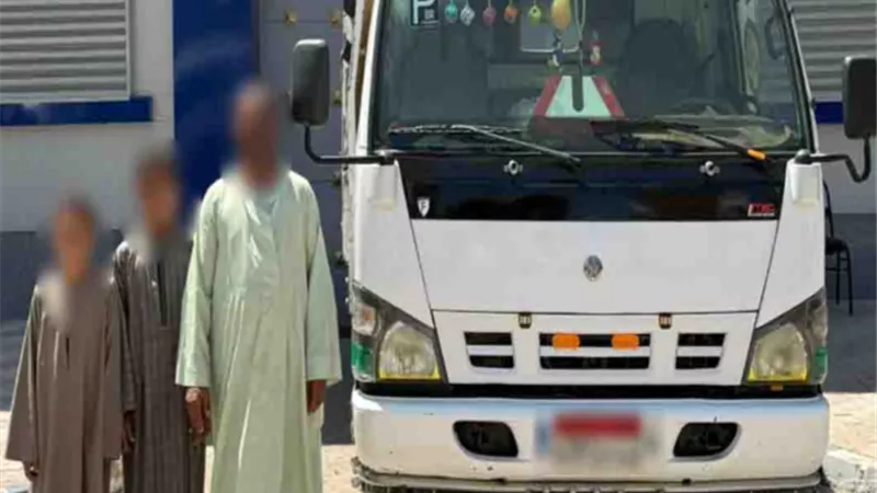 ملابسات قيادة طفل لسيارة نقل بأسيوط