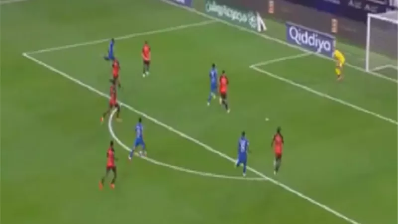 الهلال يفتتح مشواره بالدوري السعودي بفوز على الرياض بثنائية