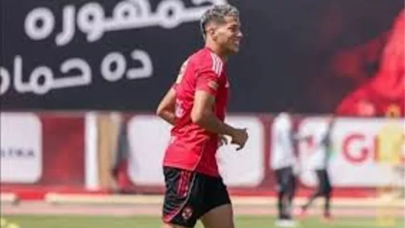 أبرزهم إمام عاشور.. استبعاد 10 نجوم بالأهلي من موقعة بيراميدز