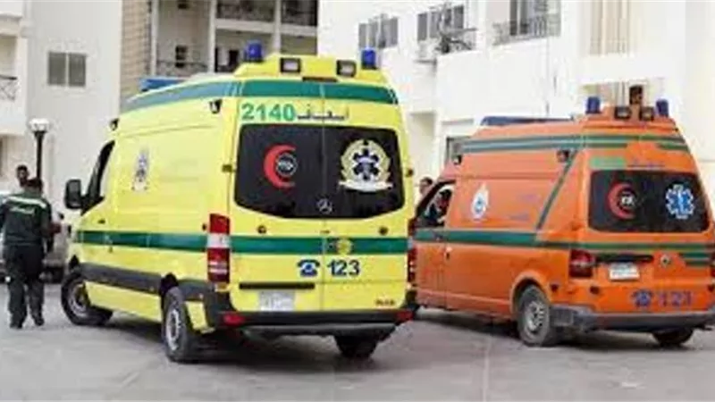 بالأسماء..إصابة 11 شخصا في تصادم سيارتين علي طريق جمصة في الدقهلية