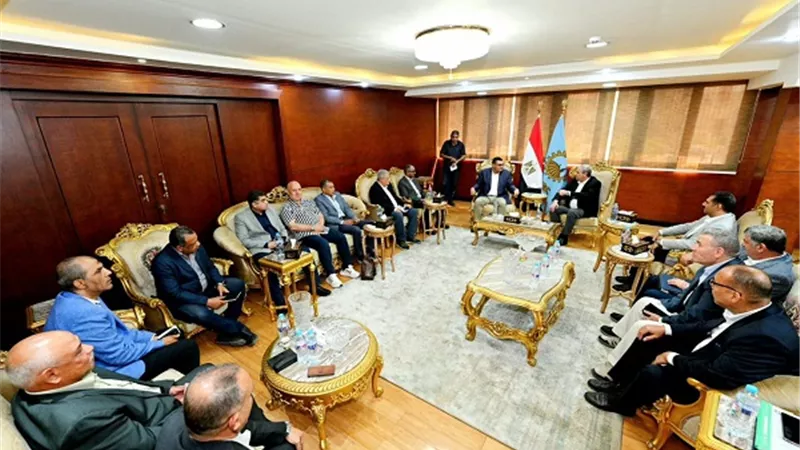 وزير الإسكان يصل الغربية لمتابعة موقف عدد من المشروعات