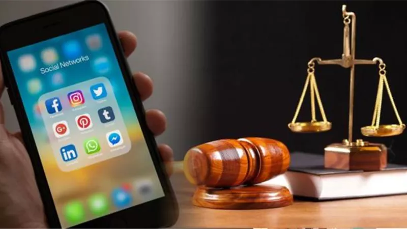 عقوبة نشر مقاطع مخلة على مواقع التواصل الإجتماعى