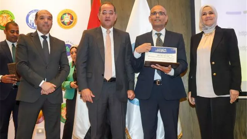 وزير المالية يكرم ٦ مأموريات ضريبية حققت نتائج متميزة