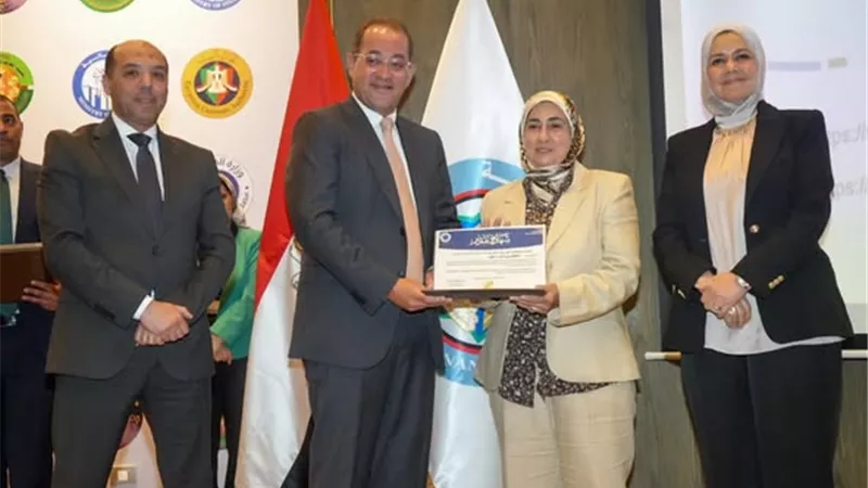 وزير المالية يكرم ٦ مأموريات ضريبية حققت نتائج متميزة